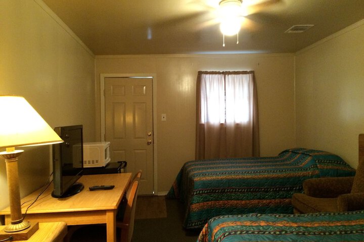 Room 6 of 11