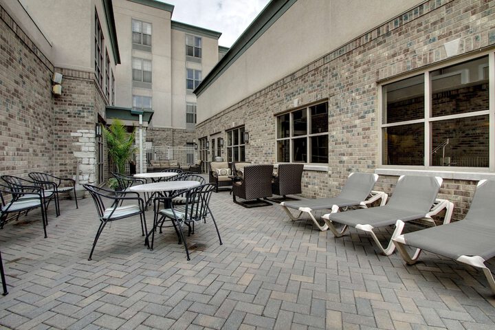 Hampton Inn & Suites Chicago / Aurora