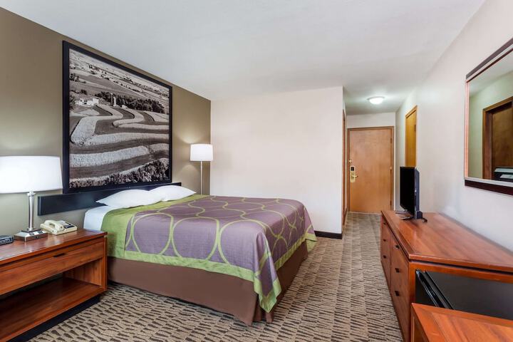 Room 3 of 13