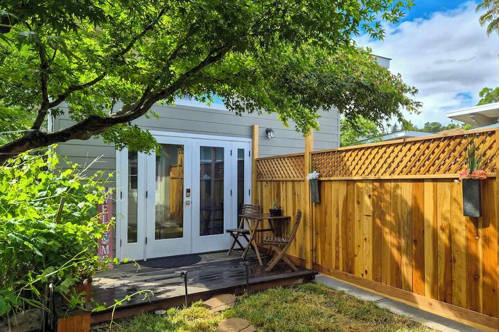Pacheco / martinez Studio: 22 Mi to Dtwn Oakland!
