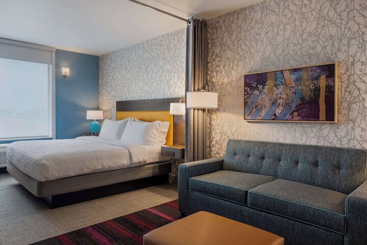Room 40 of 61