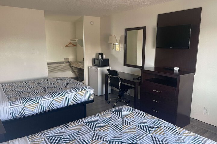 Room 12 of 18