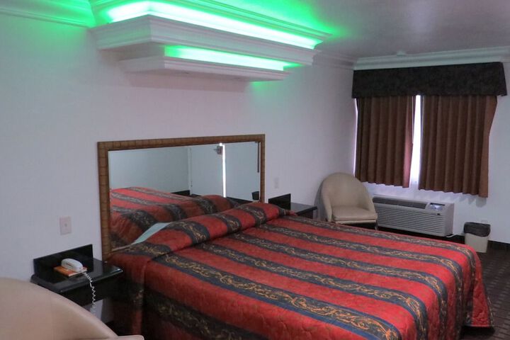 Room 35 of 58