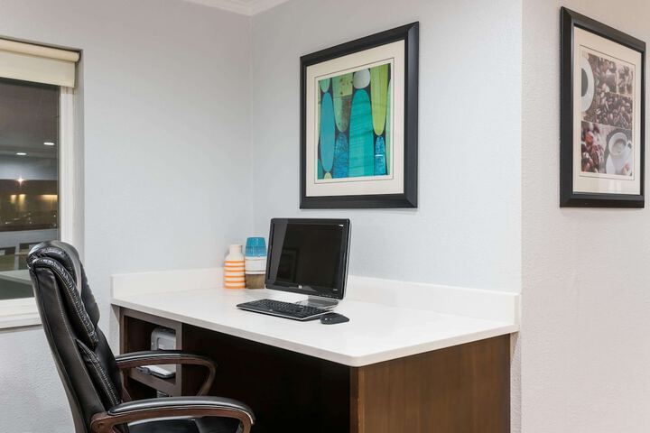 Business Center 40 of 40