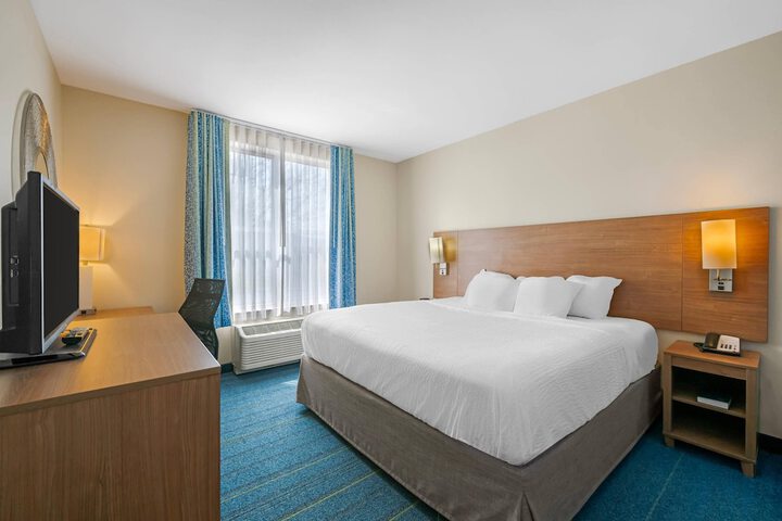 Sleep Inn & Suites Altoona North
