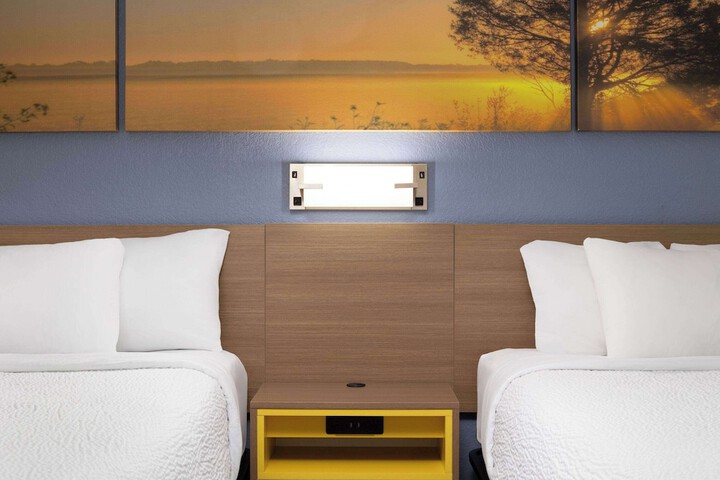 Days Inn & Suites by Wyndham Green Bay WI.