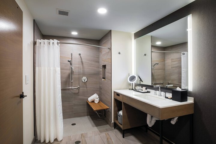 Room 13 of 50