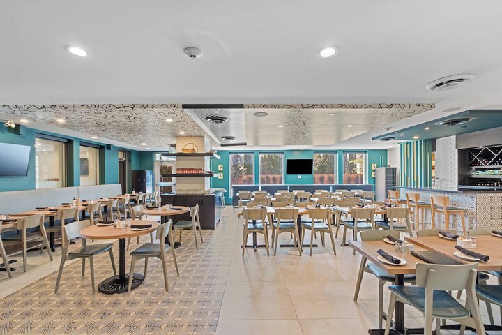 Holiday Inn Hotel & Suites Surrey East Cloverdale by IHG