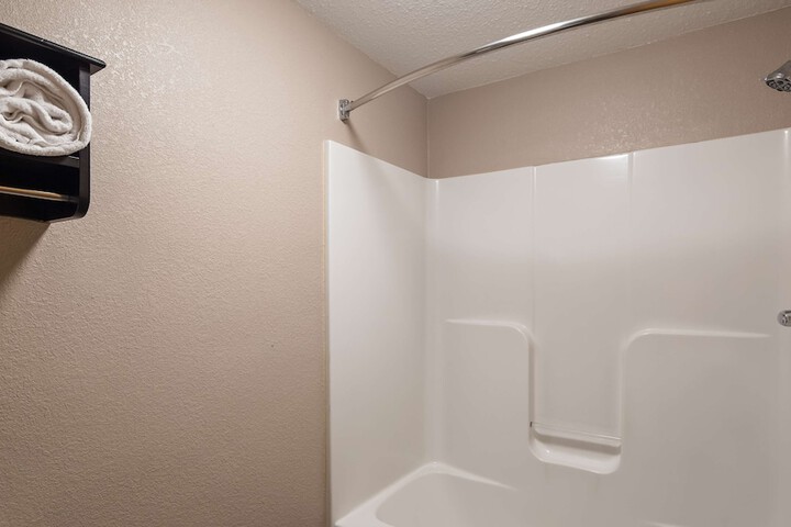 Room 17 of 28