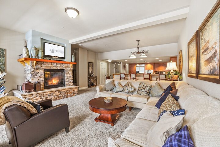 Spacious Elegance-Kirkwood-Timber Ridge 3 Bedroom 3 Residence