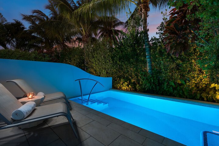 H2O Suites - Adults Only