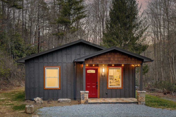 Bears Place by Avantstay Cozy Mountain Cabin in Brevard + Firepit