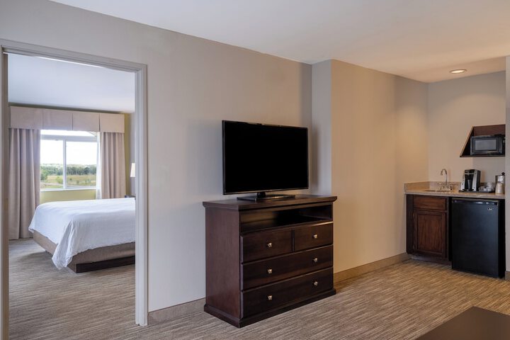 Holiday Inn Express & Suites Chicago-Libertyville by IHG