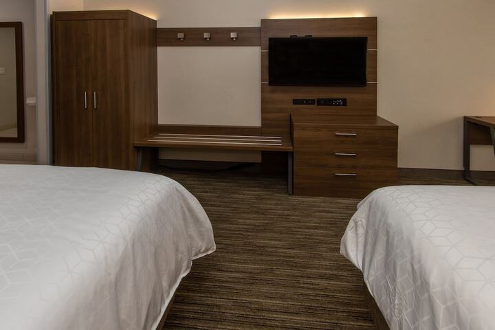 Room 85 of 135