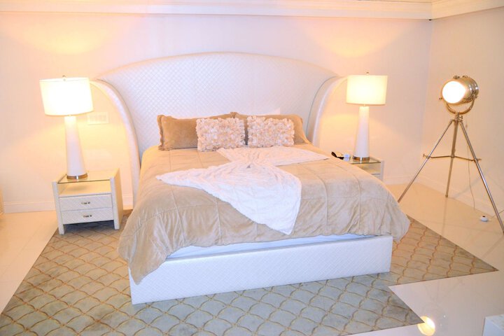 Room 15 of 23