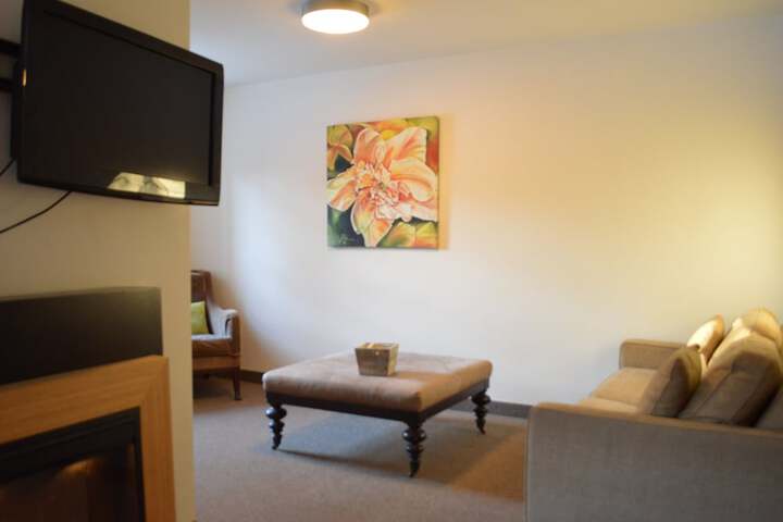 Room 52 of 66