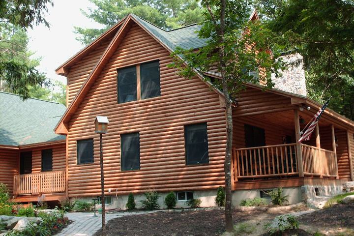 Upscale Fryeburg Cabin: Hot Tub + Billiards Table!