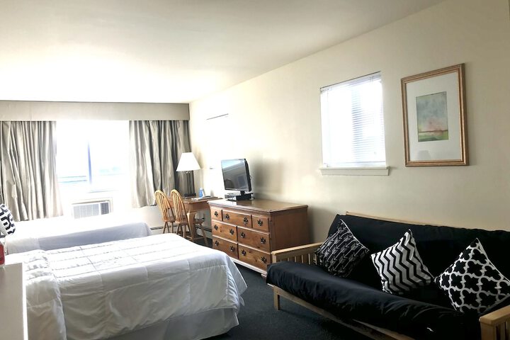 Room 70 of 122