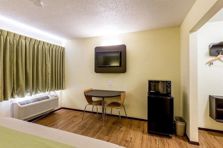 Room 33 of 36