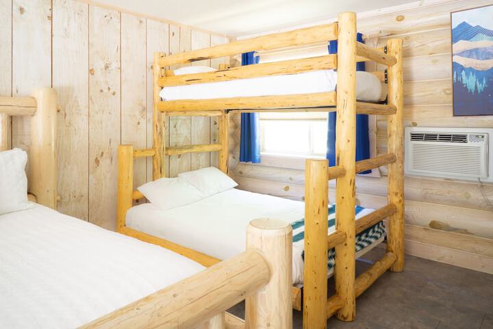 Room 16 of 25