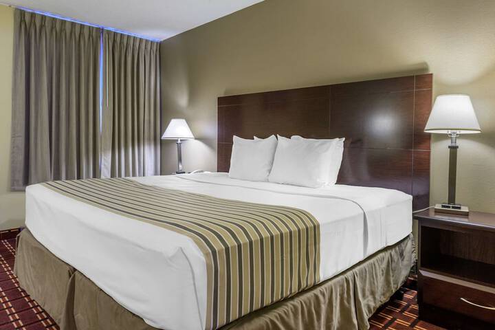 Room 30 of 42