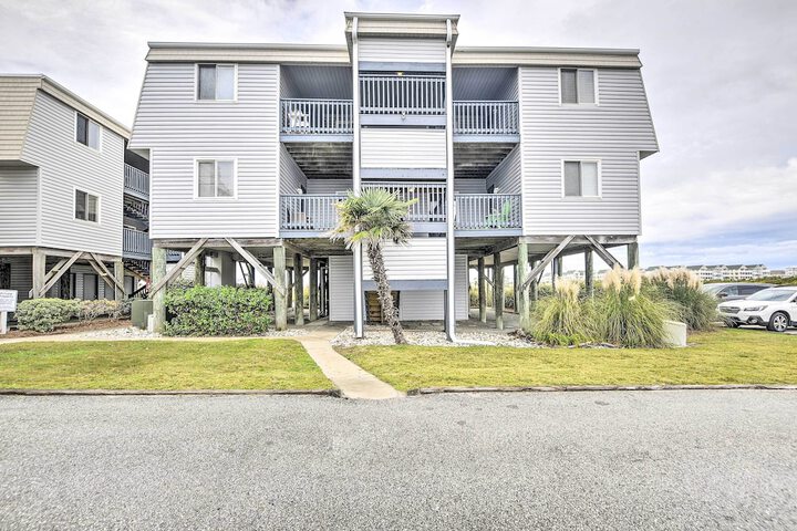 Cozy Ocean Isle Beach Condo Steps to the Beach!