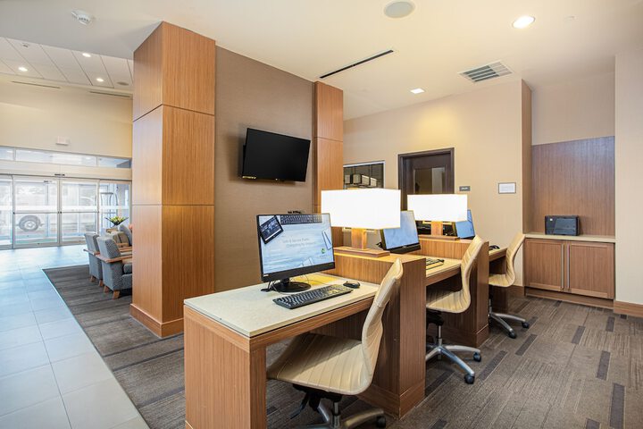 Business Center 44 of 46