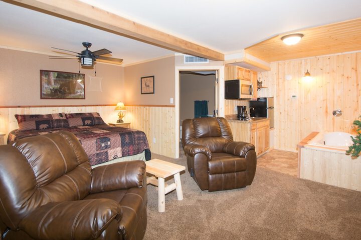 Upper Canyon Inn & Cabins