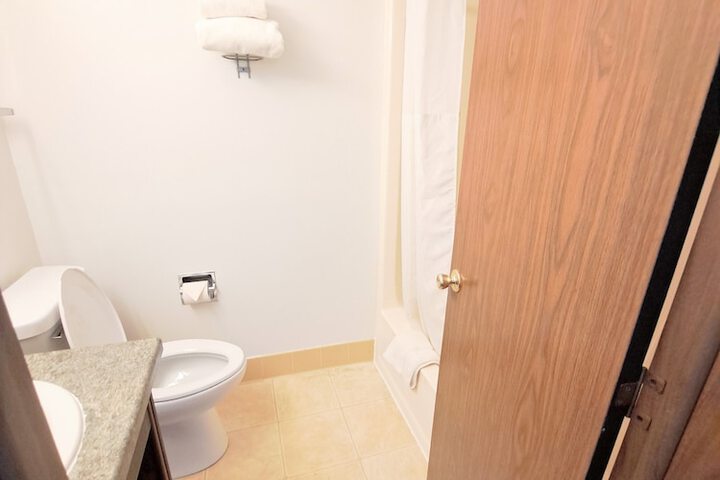Room 34 of 37