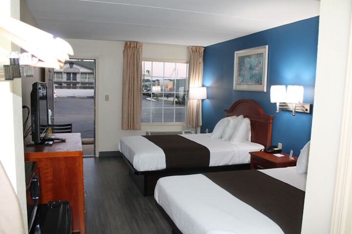Room 12 of 22