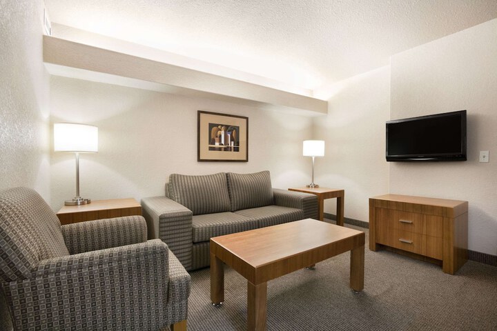 Room 51 of 80