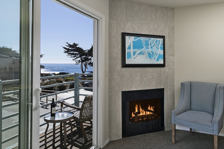 Cambria Landing Inn & Suites