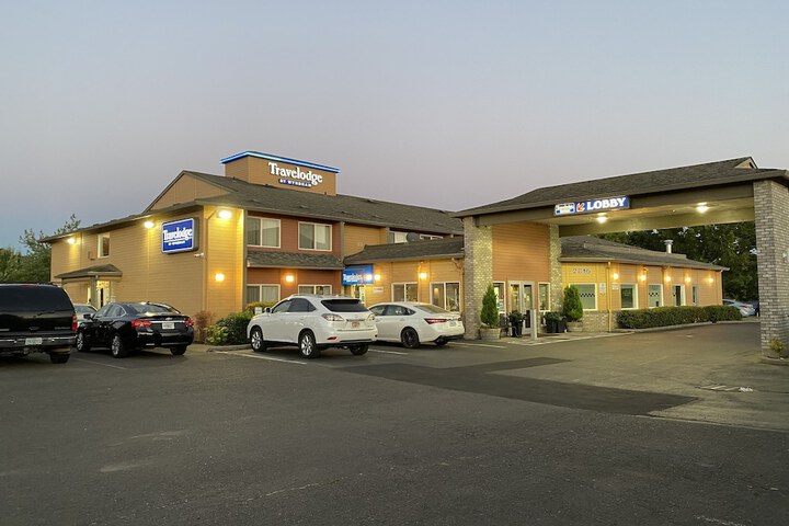 Travelodge Suites by Wyndham Newberg