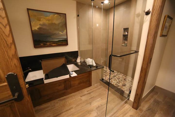 Room 220 of 500