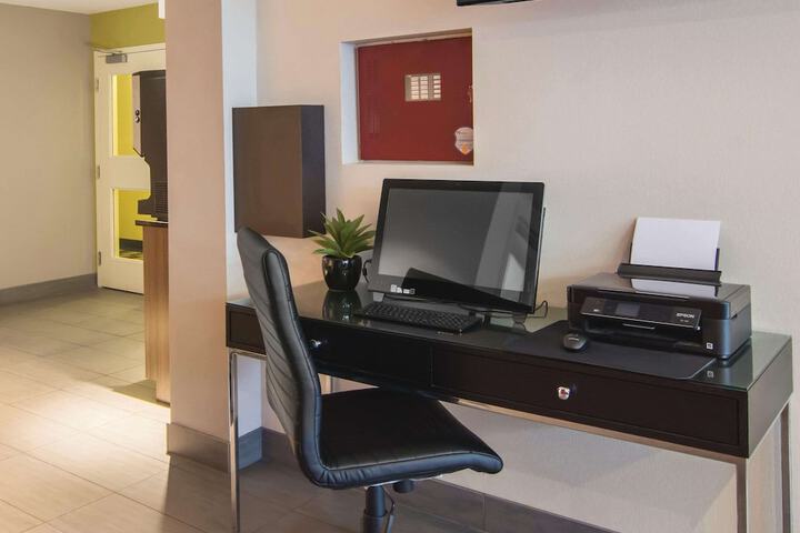 Business Center 44 of 48