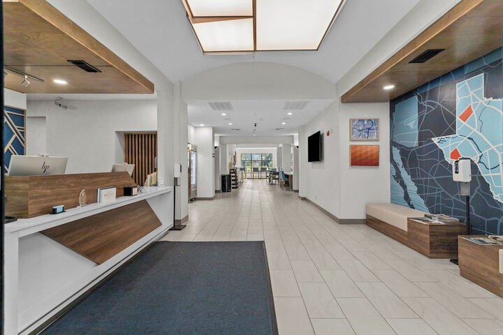 Hotel 5 of 65