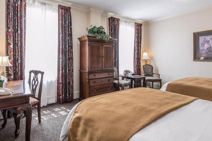 Hotel Bothwell Sedalia Central District an Ascend Collection Hotel