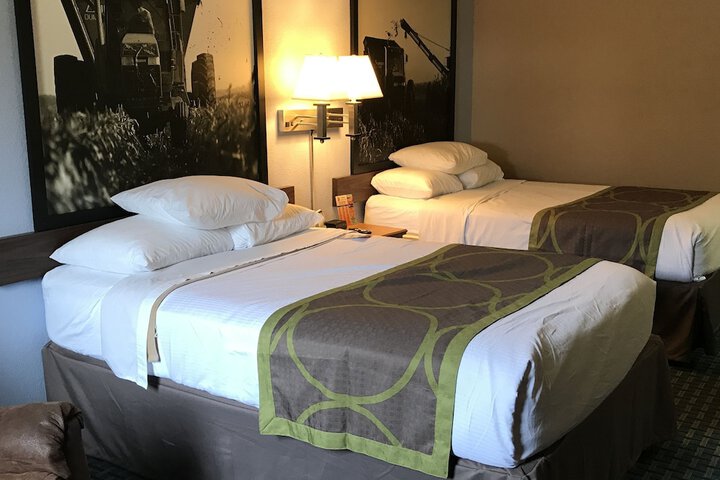 Room 13 of 28