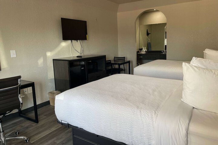 Days Inn by Wyndham Dickinson TX