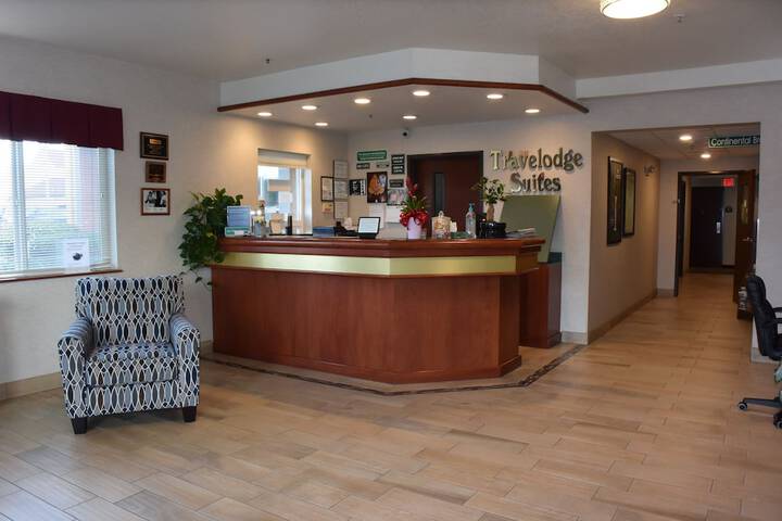 Travelodge Suites by Wyndham Newberg