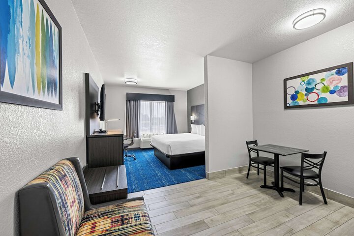 Room 25 of 36