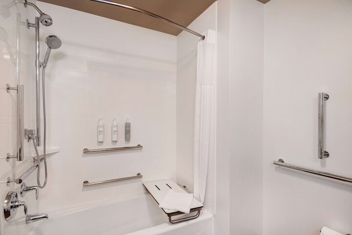 Hampton Inn Livonia Detroit
