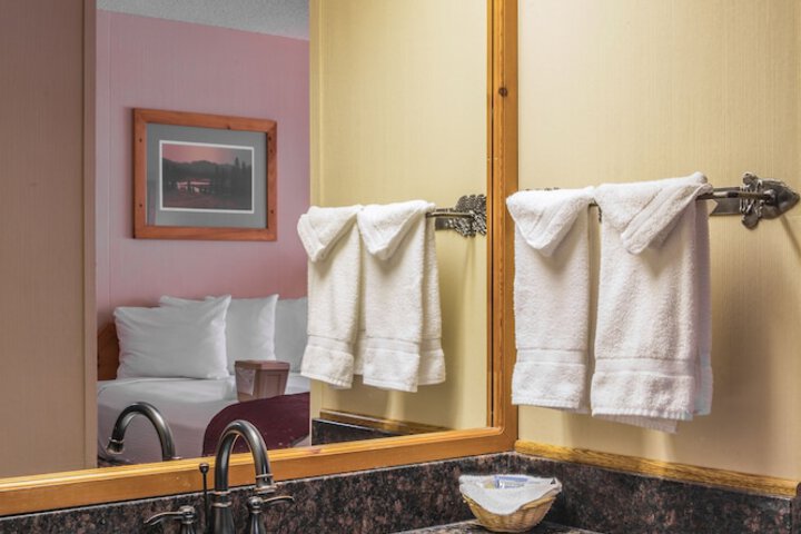 Room 32 of 52