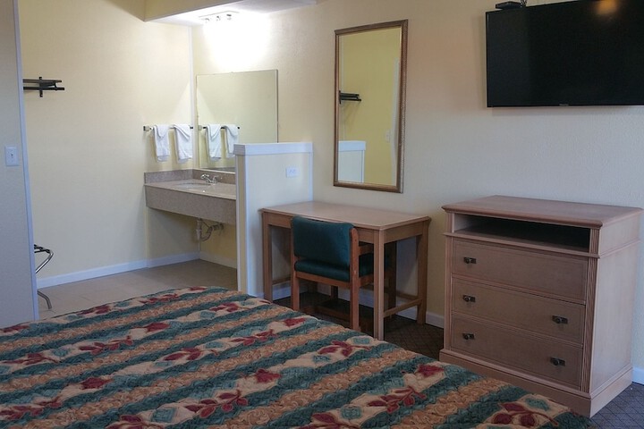 Room 18 of 40