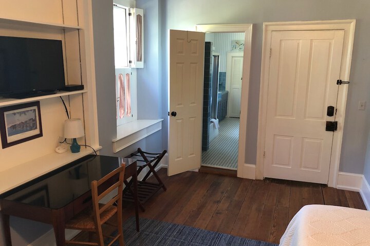 The Elizabethtown Inn