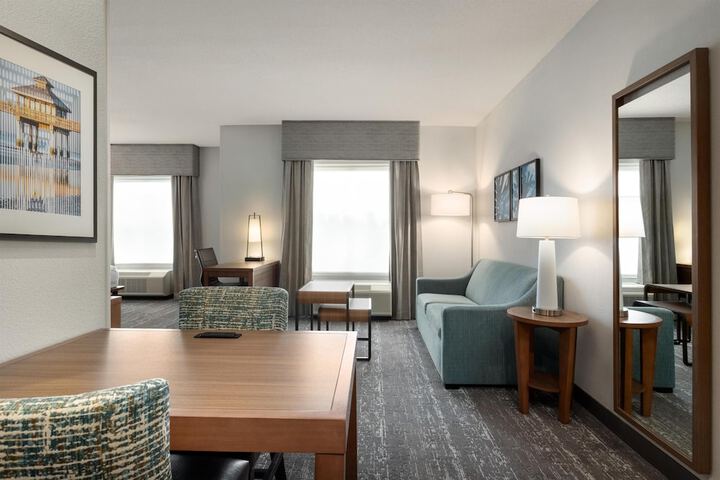 Homewood Suites by Hilton Fort Myers Airport / FGCU