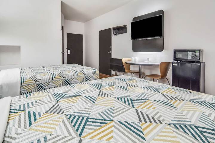 Room 18 of 32