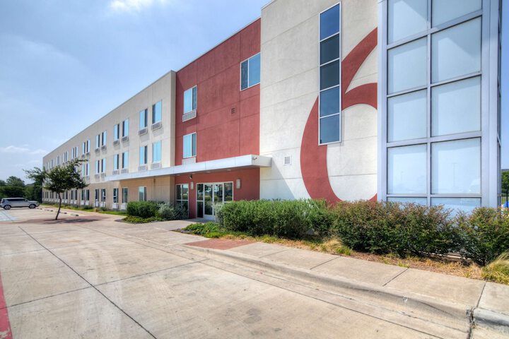 Hotel 4 of 32