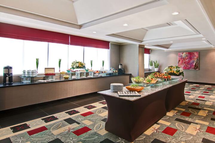 DoubleTree by Hilton Hotel Toronto Downtown