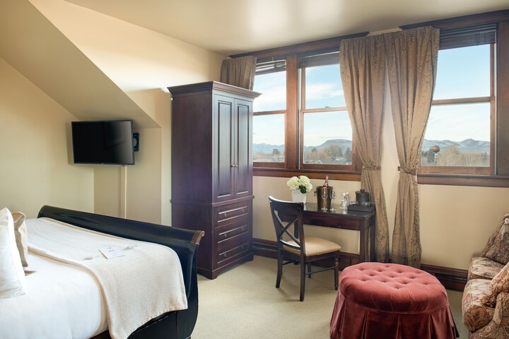 Room 14 of 64